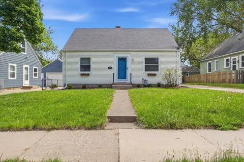$325,000 | 1108 Oakdale Avenue, West St. Paul, MN 55118