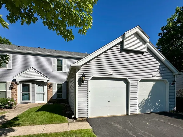$1,960 | 2543 Prairieview Lane South, Unit 2543, Aurora, IL 60502