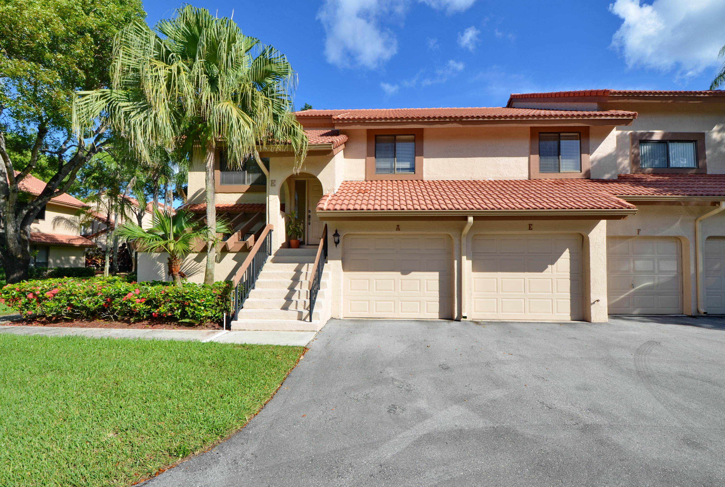 5530 Coach House Circle, Unit E Boca Raton, FL 33486 - Photo 1 of 19 Corner Unit