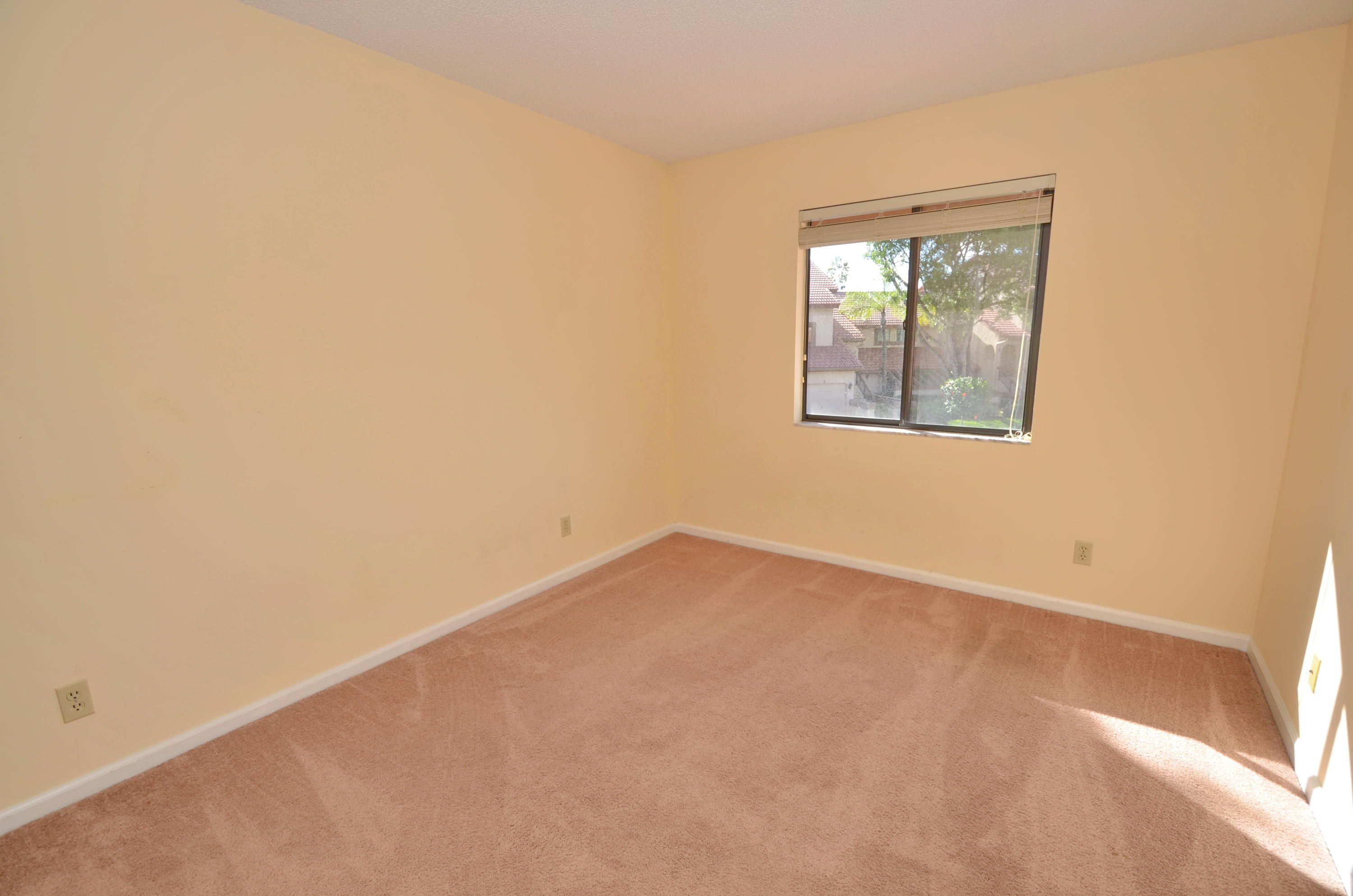 5530 Coach House Circle, Unit E Boca Raton, FL 33486 - Photo 19 of 19 Guest Bedroom