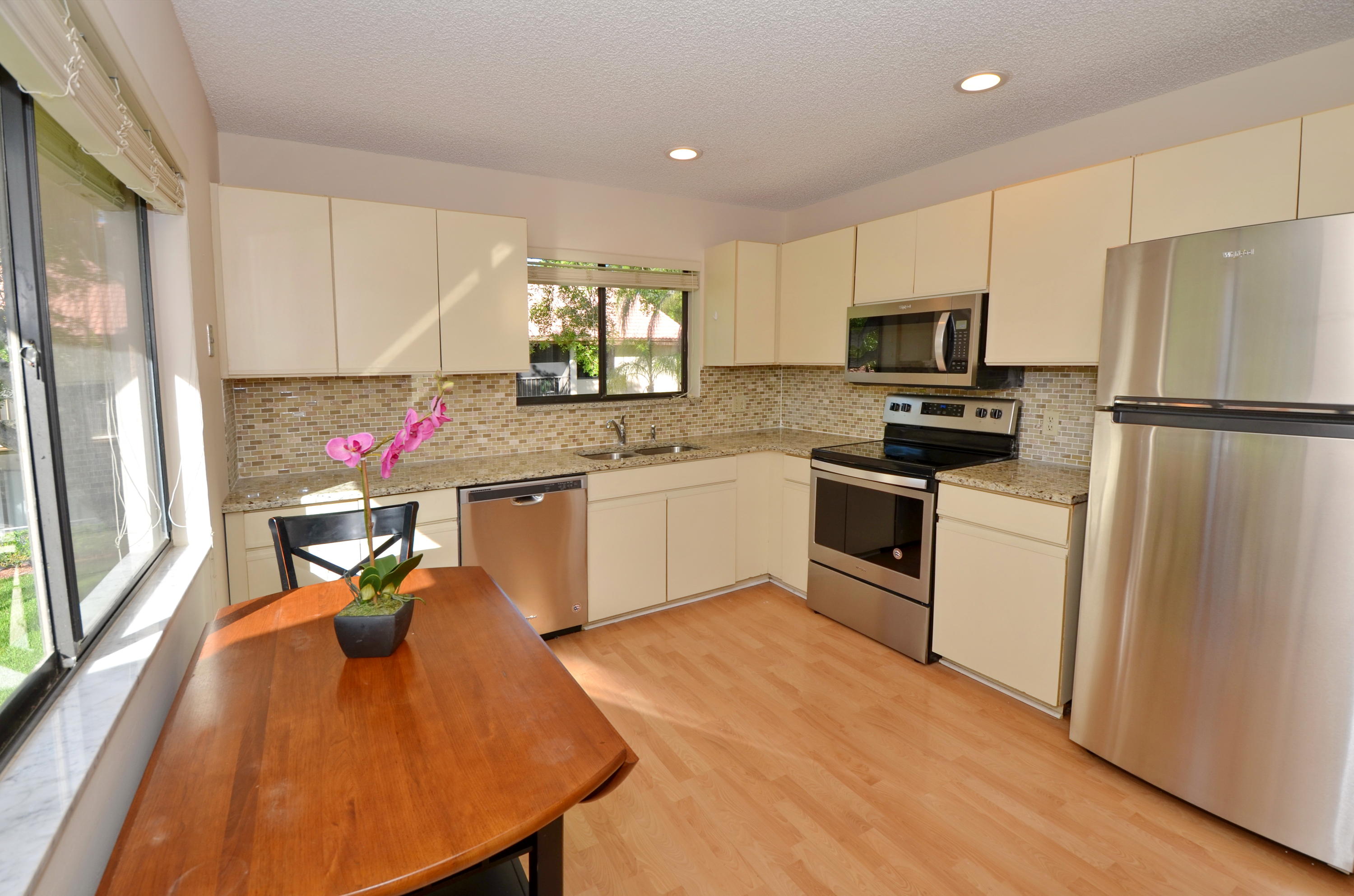 5530 Coach House Circle, Unit E Boca Raton, FL 33486 - Photo 5 of 19 Kitchen