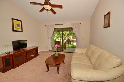 5530 Coach House Circle, Unit E Boca Raton, FL 33486 - Photo 8 of 19 Living Room