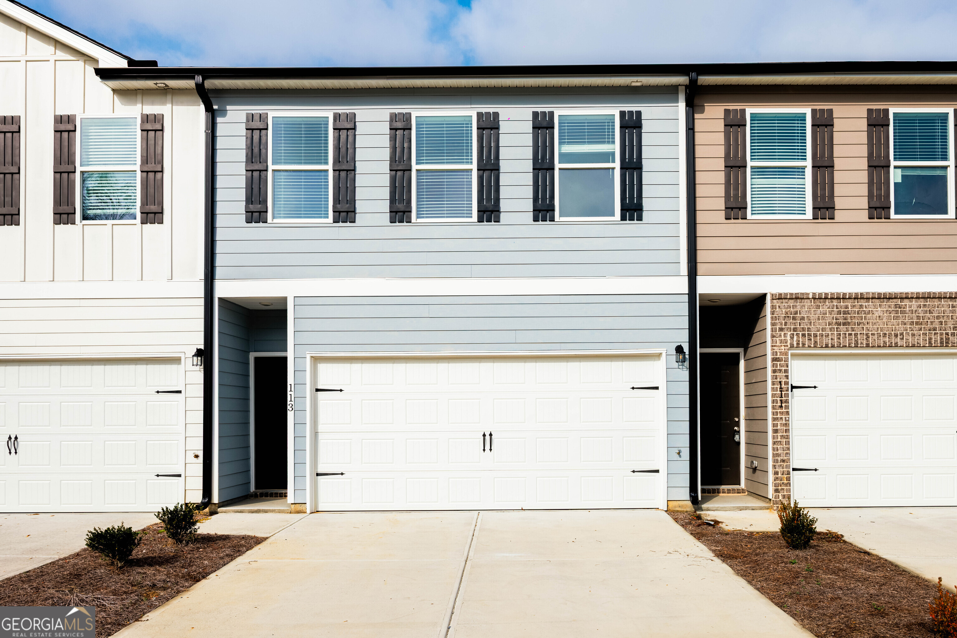 a house view with a outdoor space