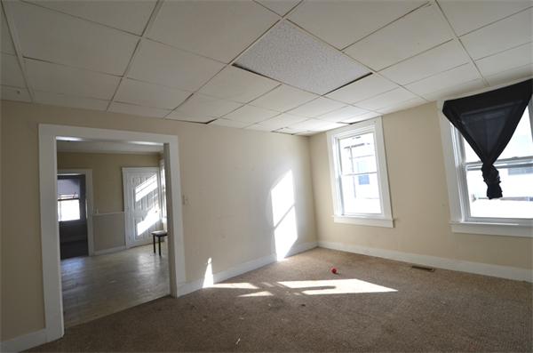 19 Whitcomb Street Webster, MA 01570 - Photo 8 of 30 Gallery Image 8