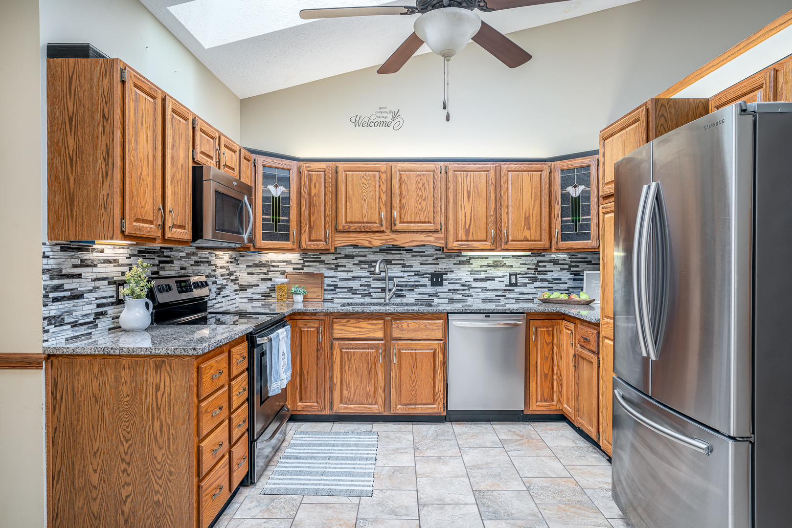 3321 East Ridge Place Bettendorf, IA 52722 - Photo 3 of 27