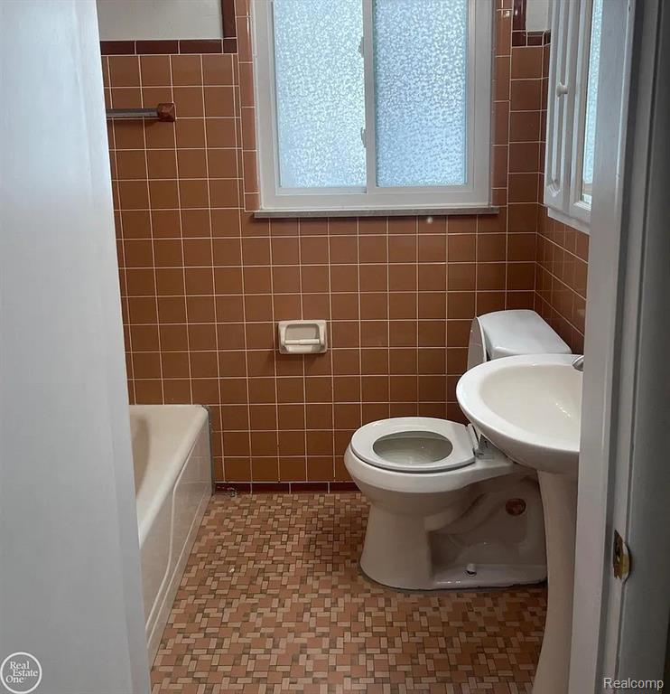 4430 Chicago Road Warren, MI 48092 - Photo 7 of 8