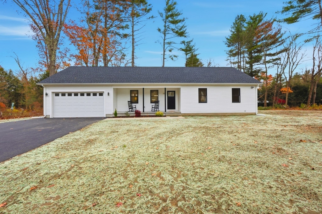 46 Horseshoe Circle Ware, MA 01082 - Photo 2 of 36 a front view of house with yard
