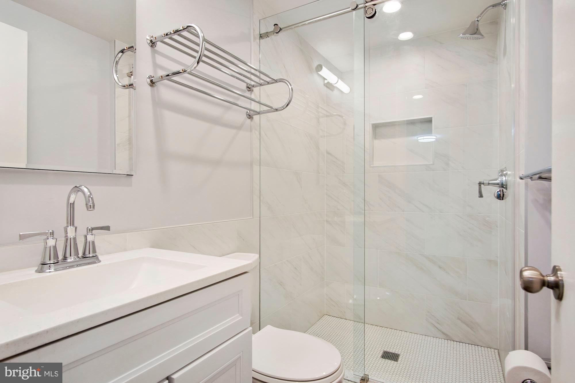 1616 S Street Northwest Washington, DC 20009 - Photo 19 of 32 Full-Bathroom