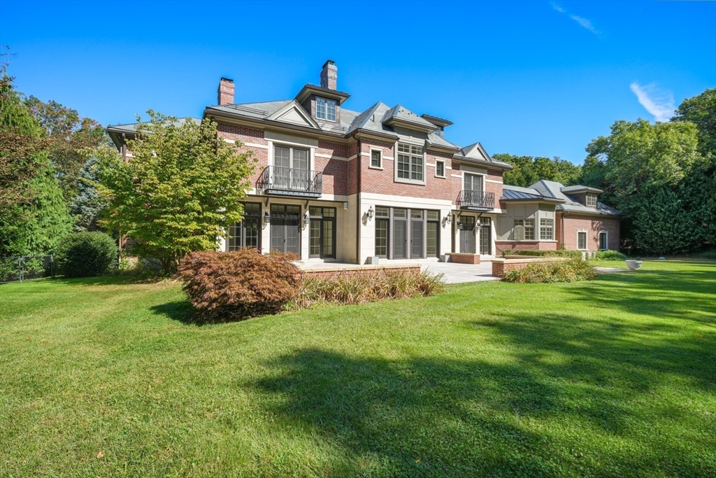 118 Woodland Road Brookline, MA 02467 - Photo 25 of 37 Gallery Image 25