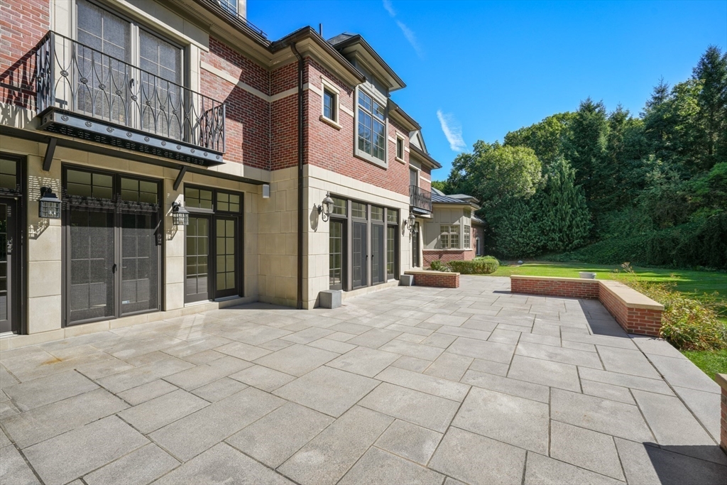 118 Woodland Road Brookline, MA 02467 - Photo 27 of 37 Gallery Image 27