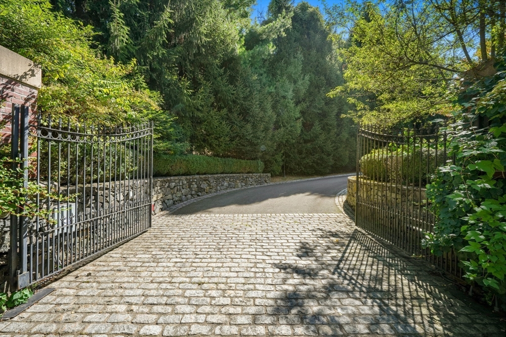 118 Woodland Road Brookline, MA 02467 - Photo 35 of 37 Gallery Image 35
