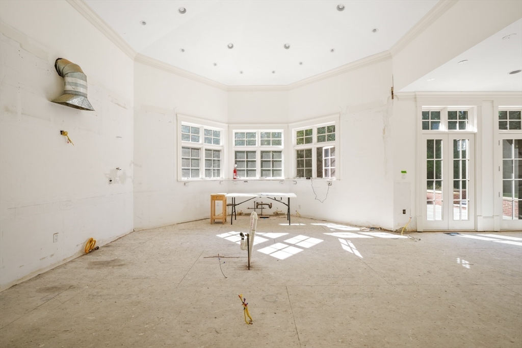 118 Woodland Road Brookline, MA 02467 - Photo 7 of 37 Gallery Image 7