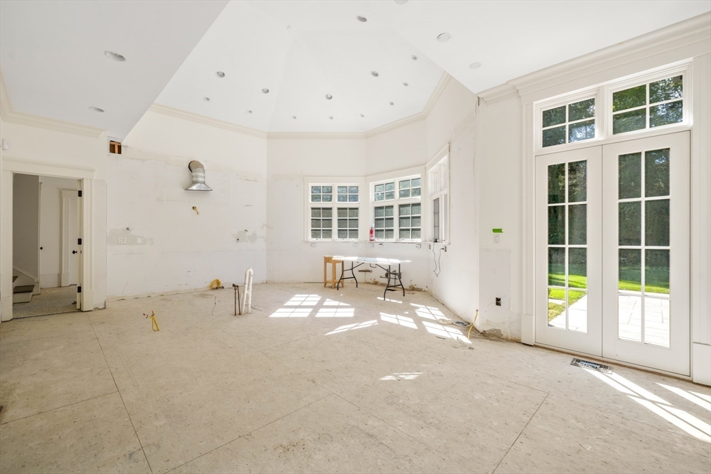 118 Woodland Road Brookline, MA 02467 - Photo 8 of 37 Gallery Image 8