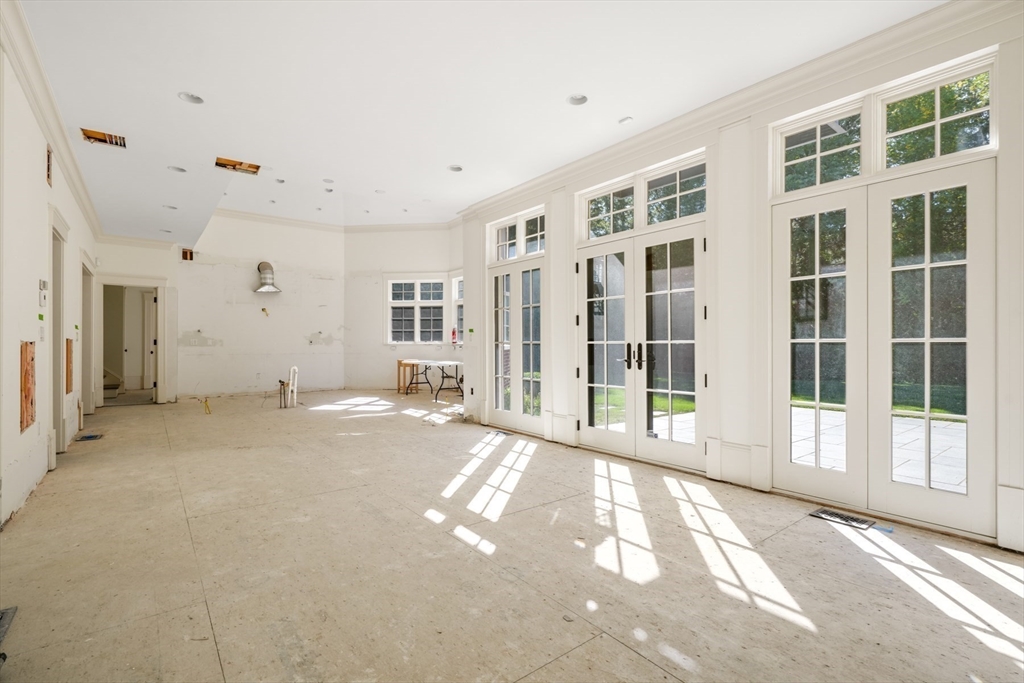 118 Woodland Road Brookline, MA 02467 - Photo 9 of 37 Gallery Image 9