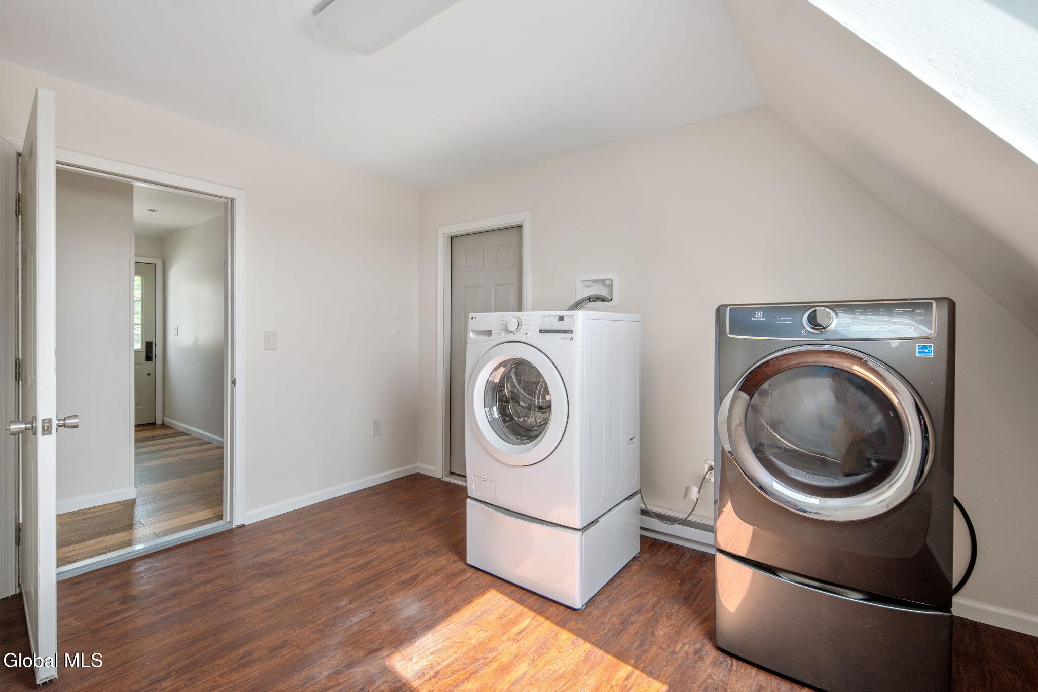 1412 Rocco Drive Guilderland, NY 12303 - Photo 48 of 71 45-1412RoccoDr_45