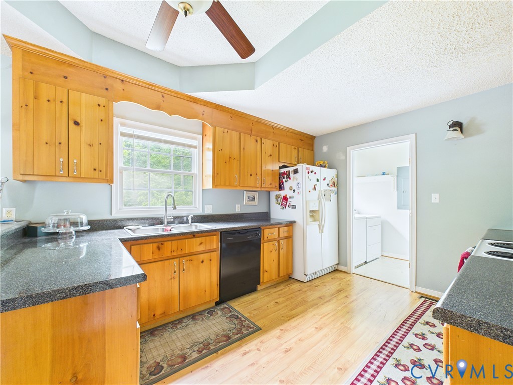 1035 Cole Harbor Road Blackstone, VA 23824 - Photo 19 of 39
