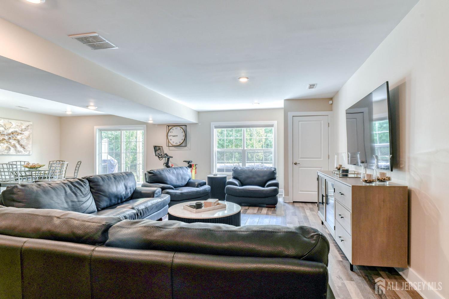 1529 Paxton Lane Monroe Township, NJ 08831 - Photo 22 of 36 a living room with furniture