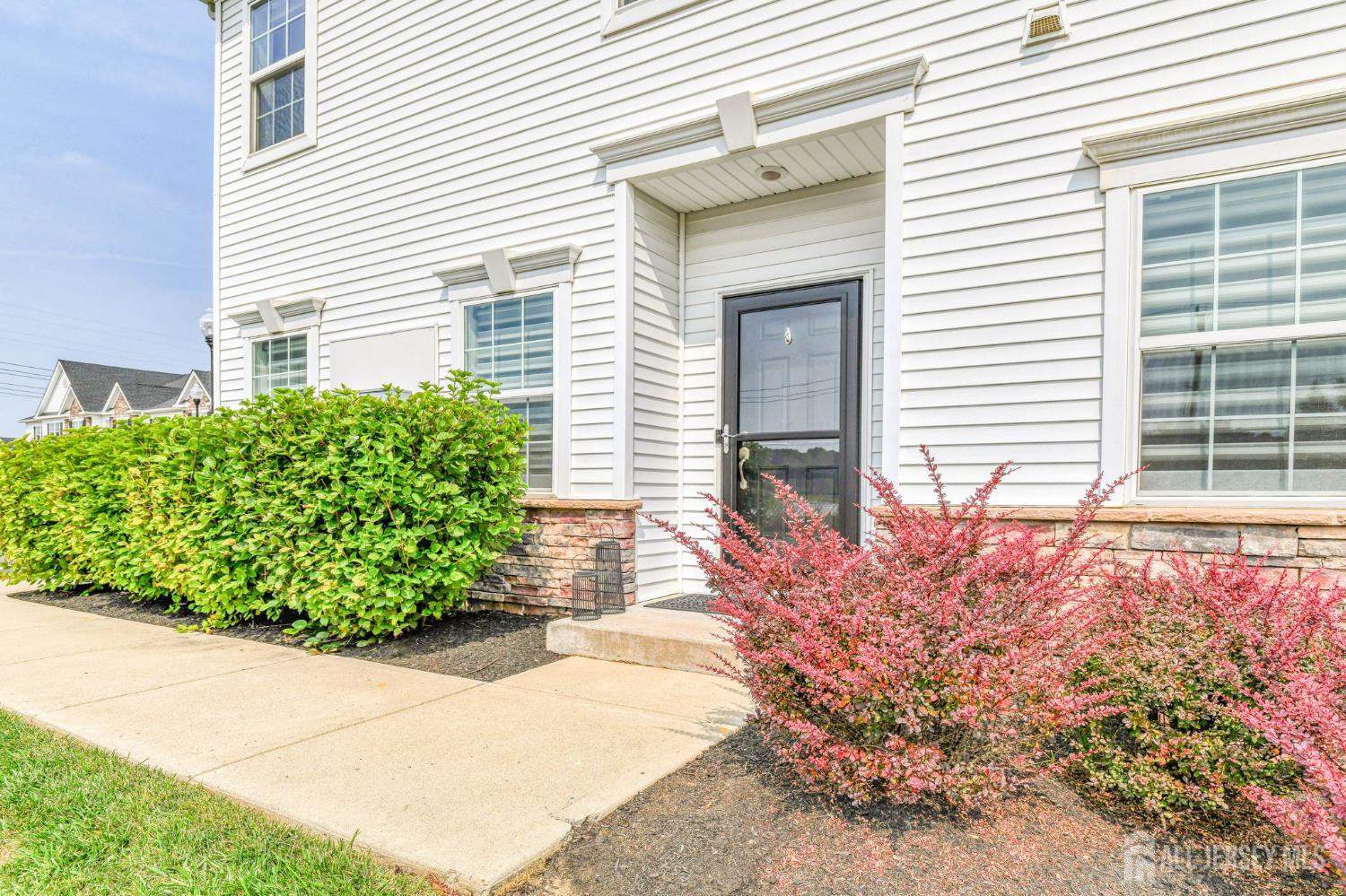 1529 Paxton Lane Monroe Township, NJ 08831 - Photo 4 of 36