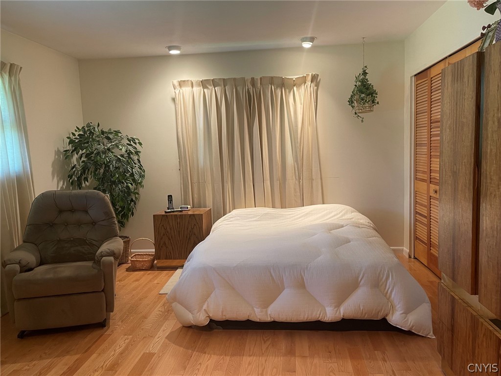 576 Stoneleigh Road Oneida, NY 13421 - Photo 19 of 43 Primary bedroom