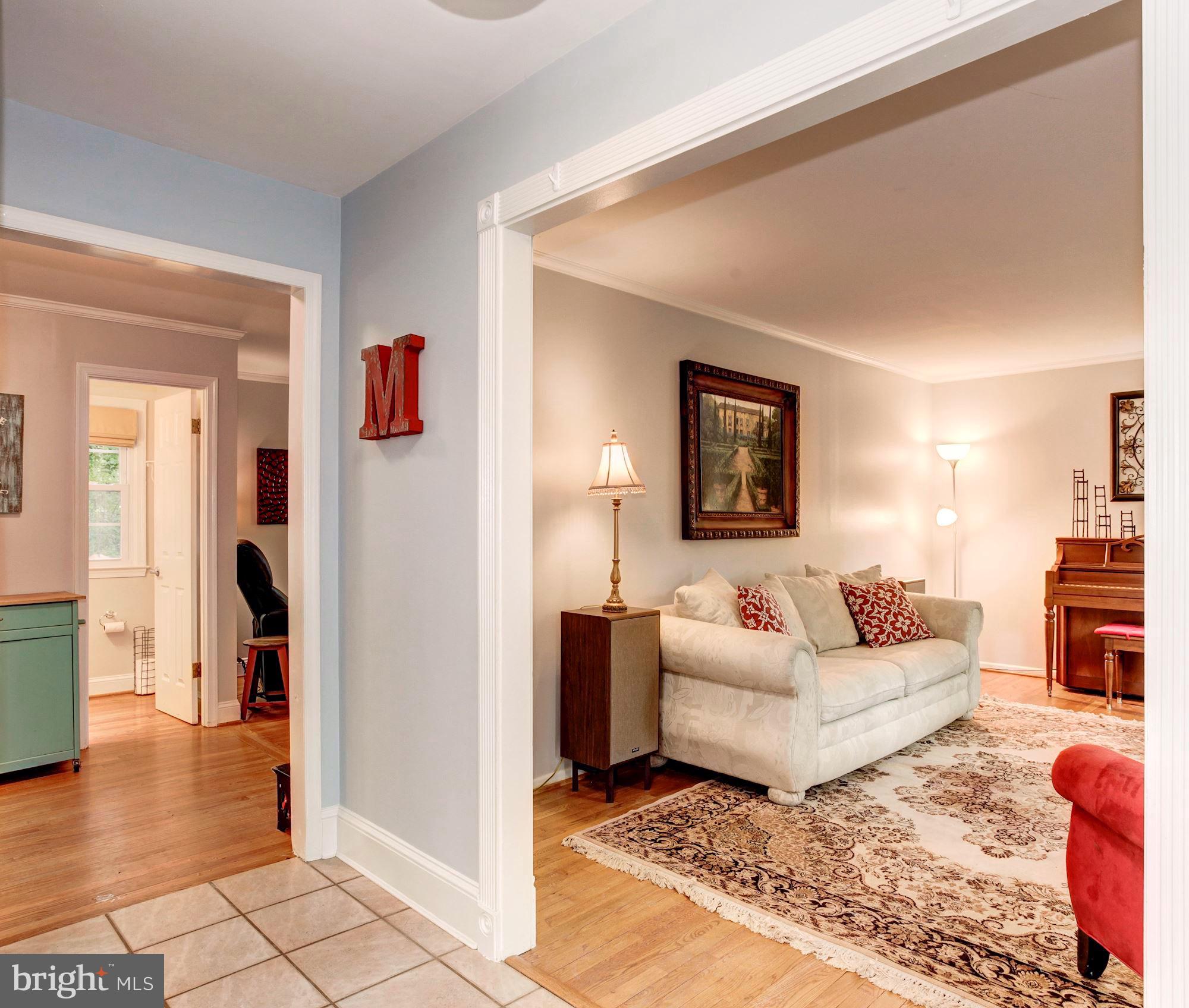 8409 Finlay Court Springfield, VA 22153 - Photo 3 of 31