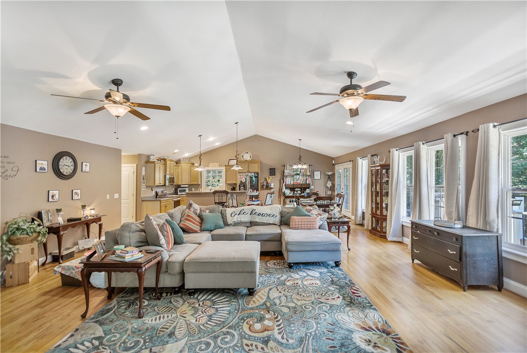 302 Ridgeside Court West Union, SC 29696 - Photo 12 of 41