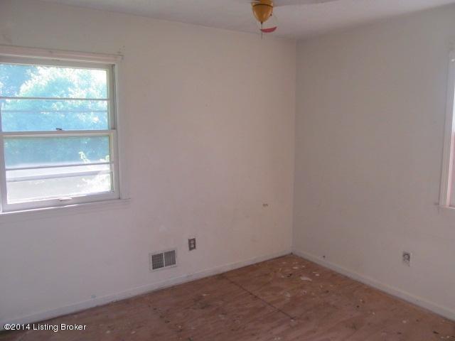 3419 Buckeye Road Louisville, KY 40216 - Photo 8 of 8 IMG_8192