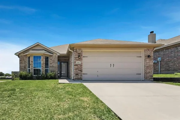 $1,950 | 10001 Blue Bell Drive, Fort Worth, TX 76108