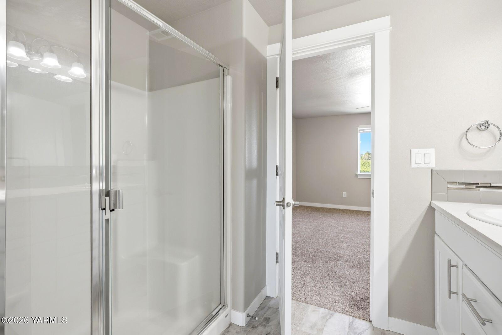 7901 West Whatcom Avenue Yakima, WA 98903 - Photo 22 of 33 Full bathroom upstairs