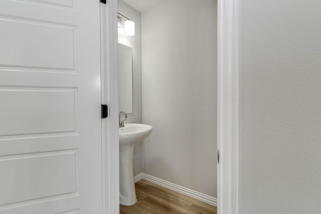 333 North Field Street Burleson, TX 76028 - Photo 13 of 35 a bathroom with a sink