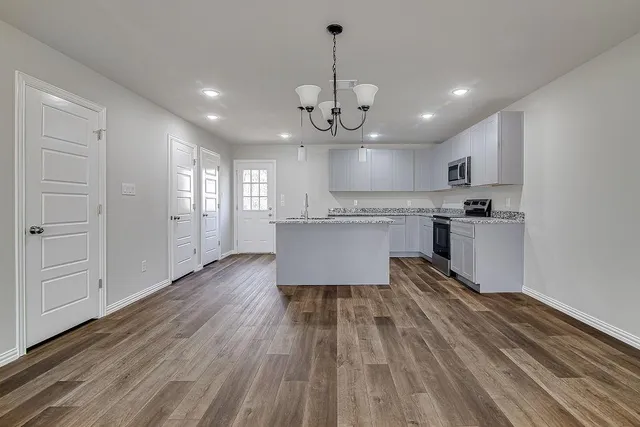 $509,000 | 333 North Field Street, Burleson, TX 76028