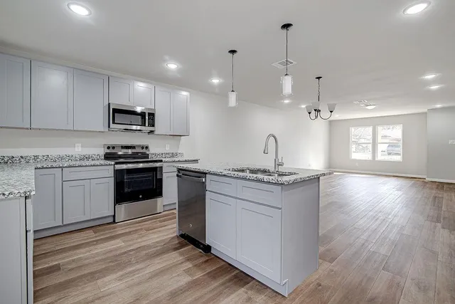 $509,000 | 333 North Field Street, Burleson, TX 76028