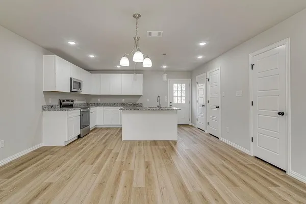 $489,000 | 333 North Field Street, Burleson, TX 76028