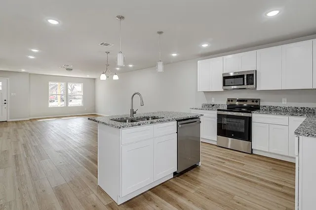 $509,000 | 333 North Field Street, Burleson, TX 76028