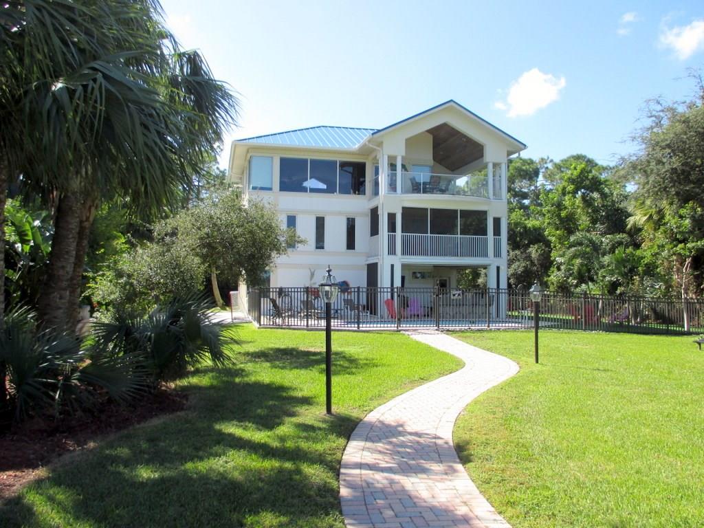 1085 Southwest Blue Water Way Stuart, FL 34997 - Photo 9 of 32 Gallery Image 9
