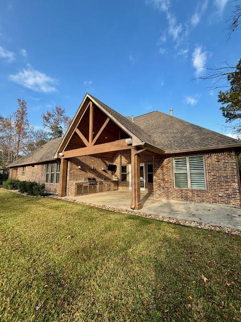 8970 Navigation Circle Montgomery, TX 77316 - Photo 4 of 47 a front view of a house with yard