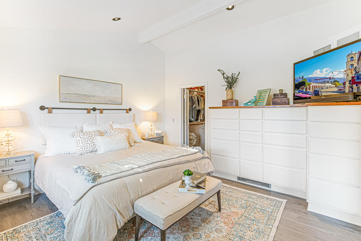410 Church Road, Unit 43 Ojai, CA 93023 - Photo 11 of 34 11- Primary Suite