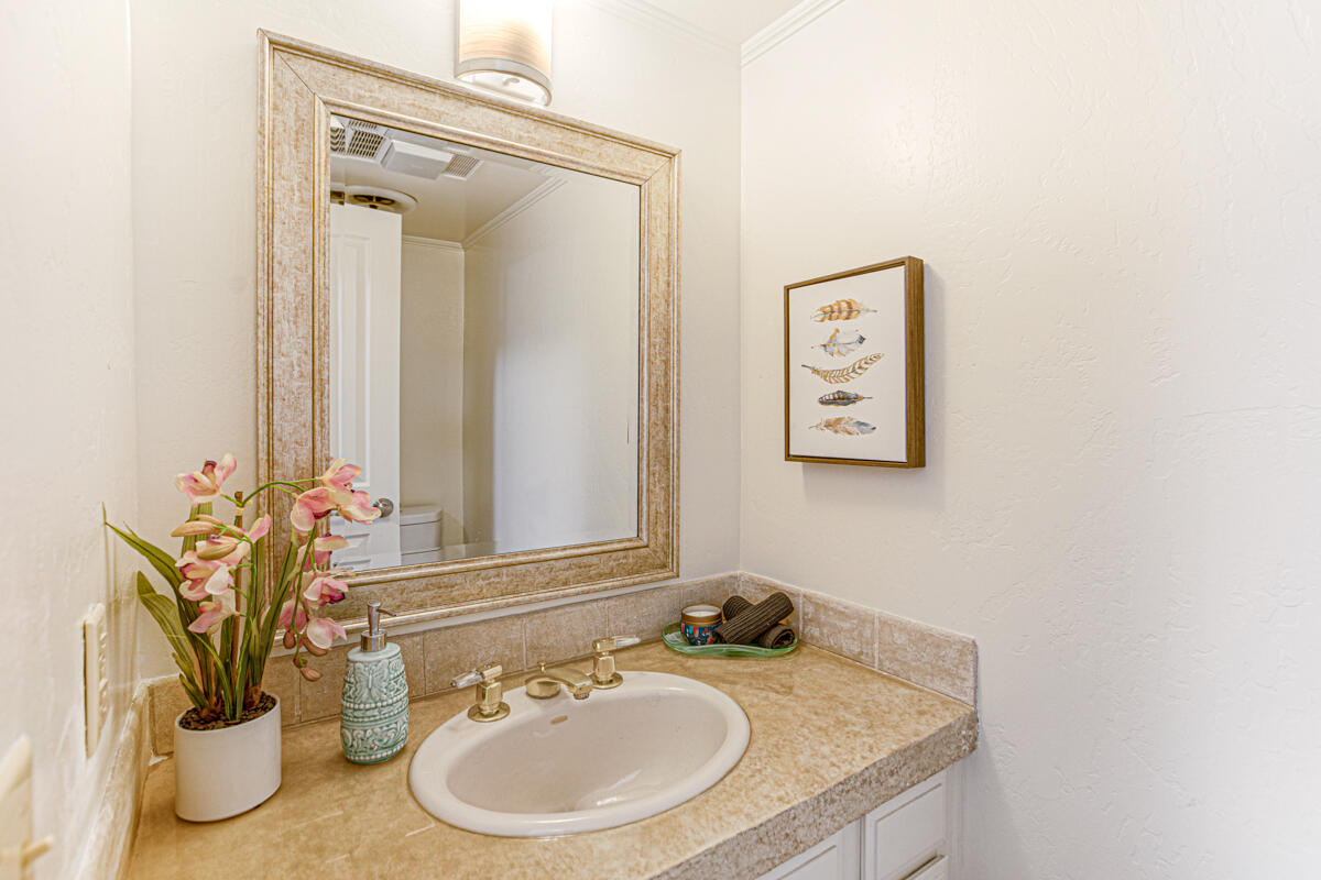 410 Church Road, Unit 43 Ojai, CA 93023 - Photo 17 of 34 17 - downstairs powder room