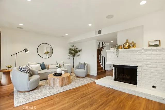 $799,000 | 230 Bethany Road, Unit 124, Burbank, CA 91504