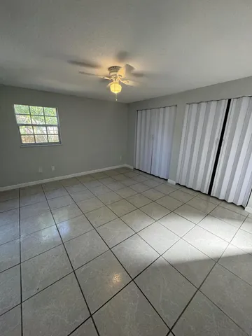 a view of a utility room