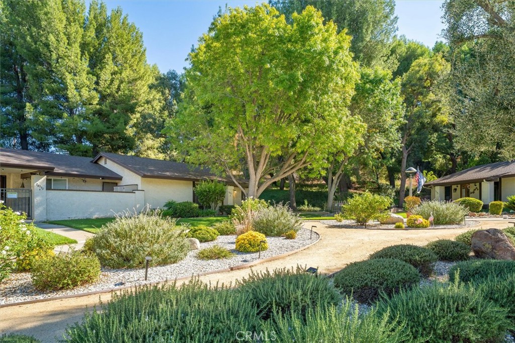 26331 Oakspur Drive, Unit C Newhall, CA 91321 - Photo 2 of 37 Gallery Image 2