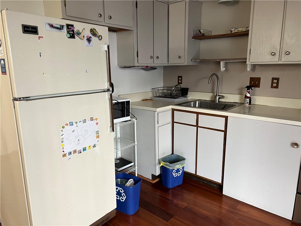 3256 Kennett Square Pittsburgh, PA 15213 - Photo 9 of 15 a kitchen with a refrigerator and a sink