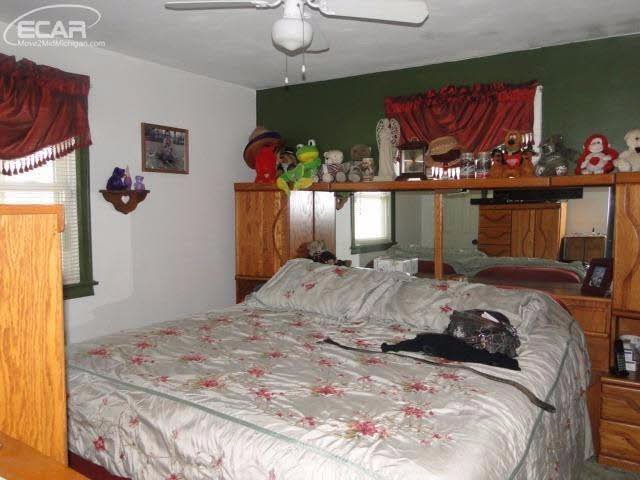 6130 East Coldwater Road Flint, MI 48506 - Photo 7 of 24 21292381-6.JPG