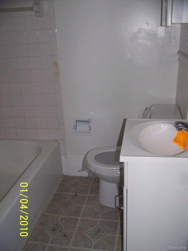 245 Richter Street River Rouge, MI 48218 - Photo 10 of 12 1-04 024