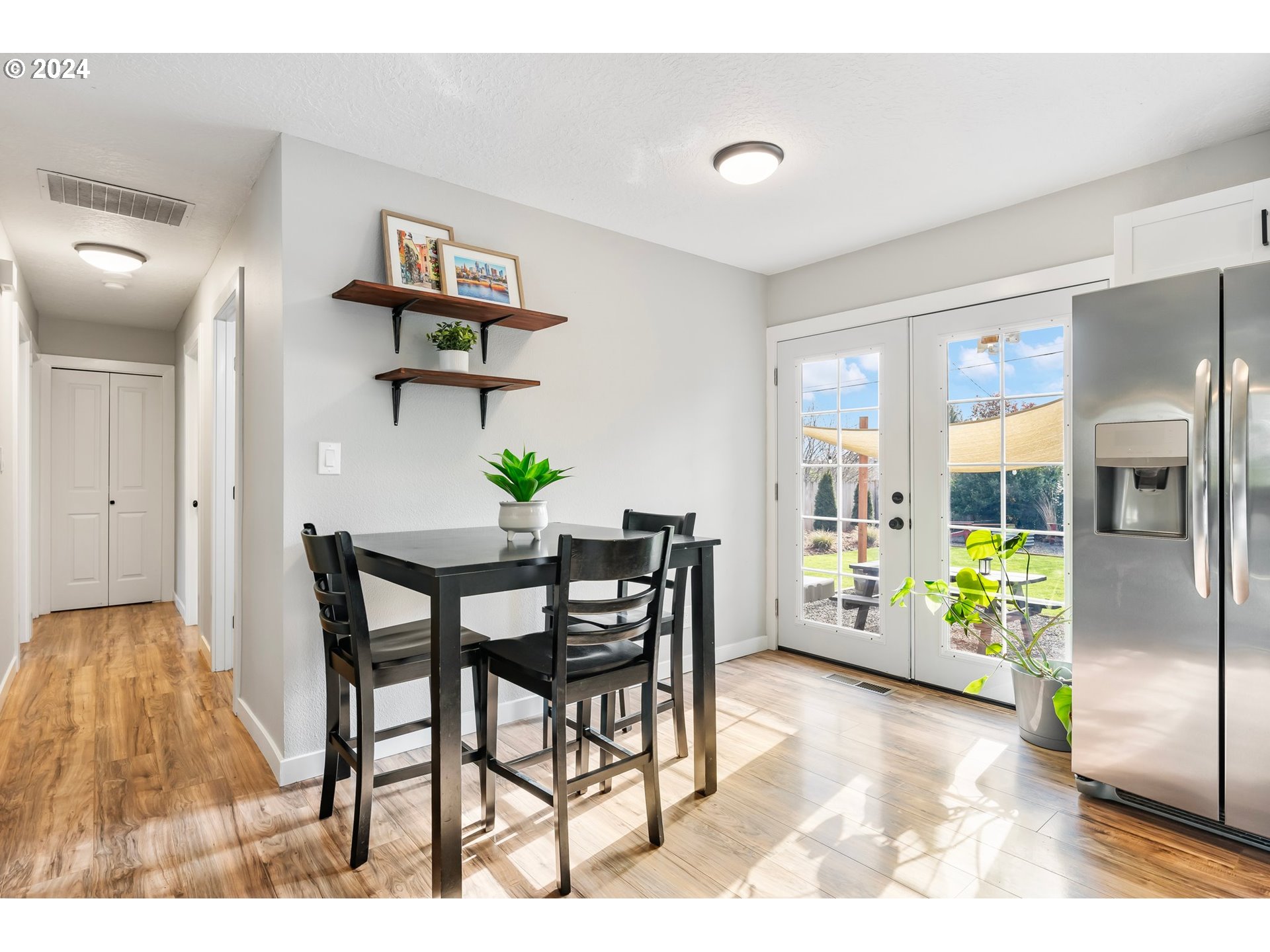 13040 Southwest Walker Road Beaverton, OR 97005 - Photo 13 of 37 Dining Area