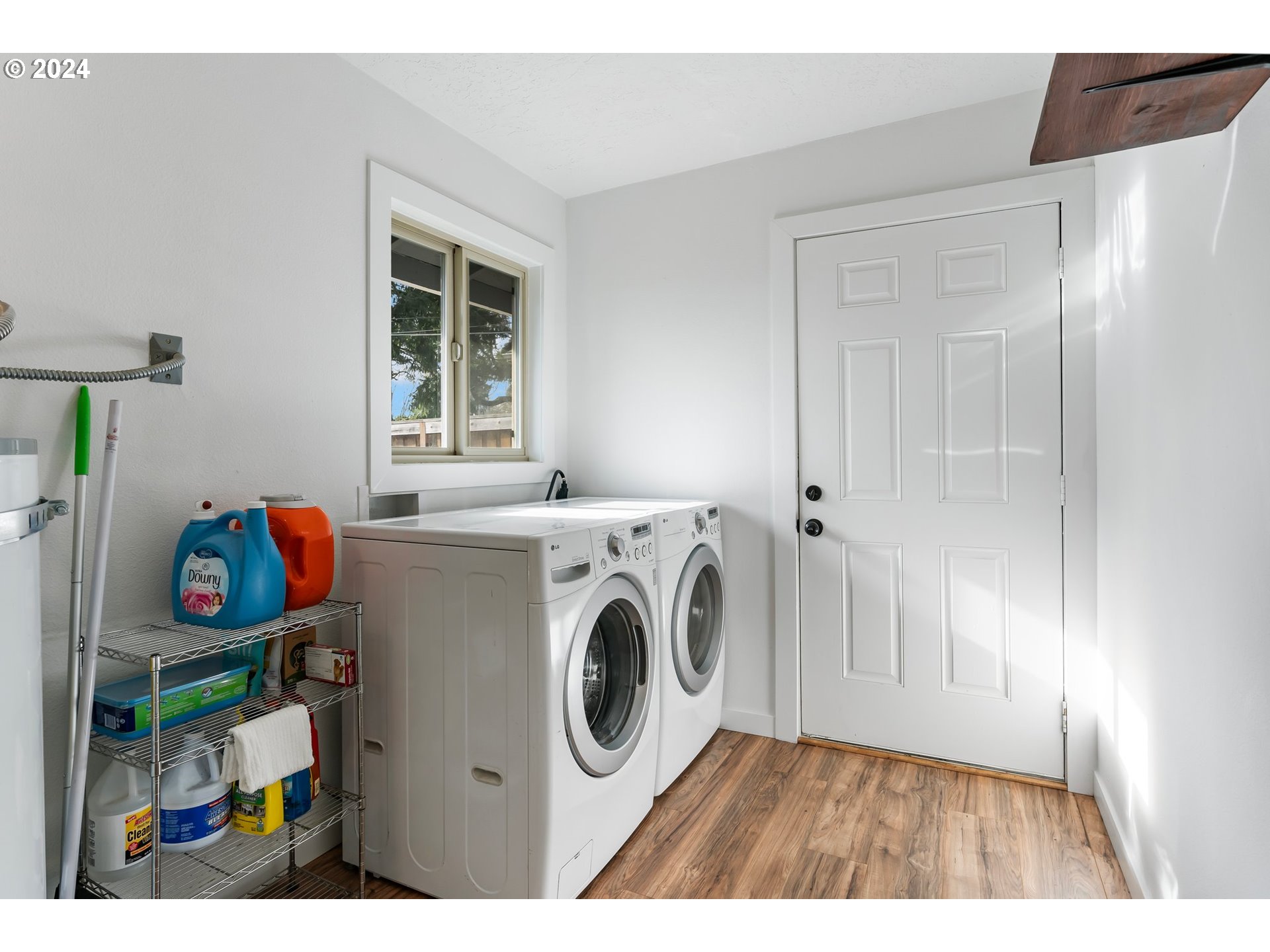 13040 Southwest Walker Road Beaverton, OR 97005 - Photo 14 of 37 Laundry