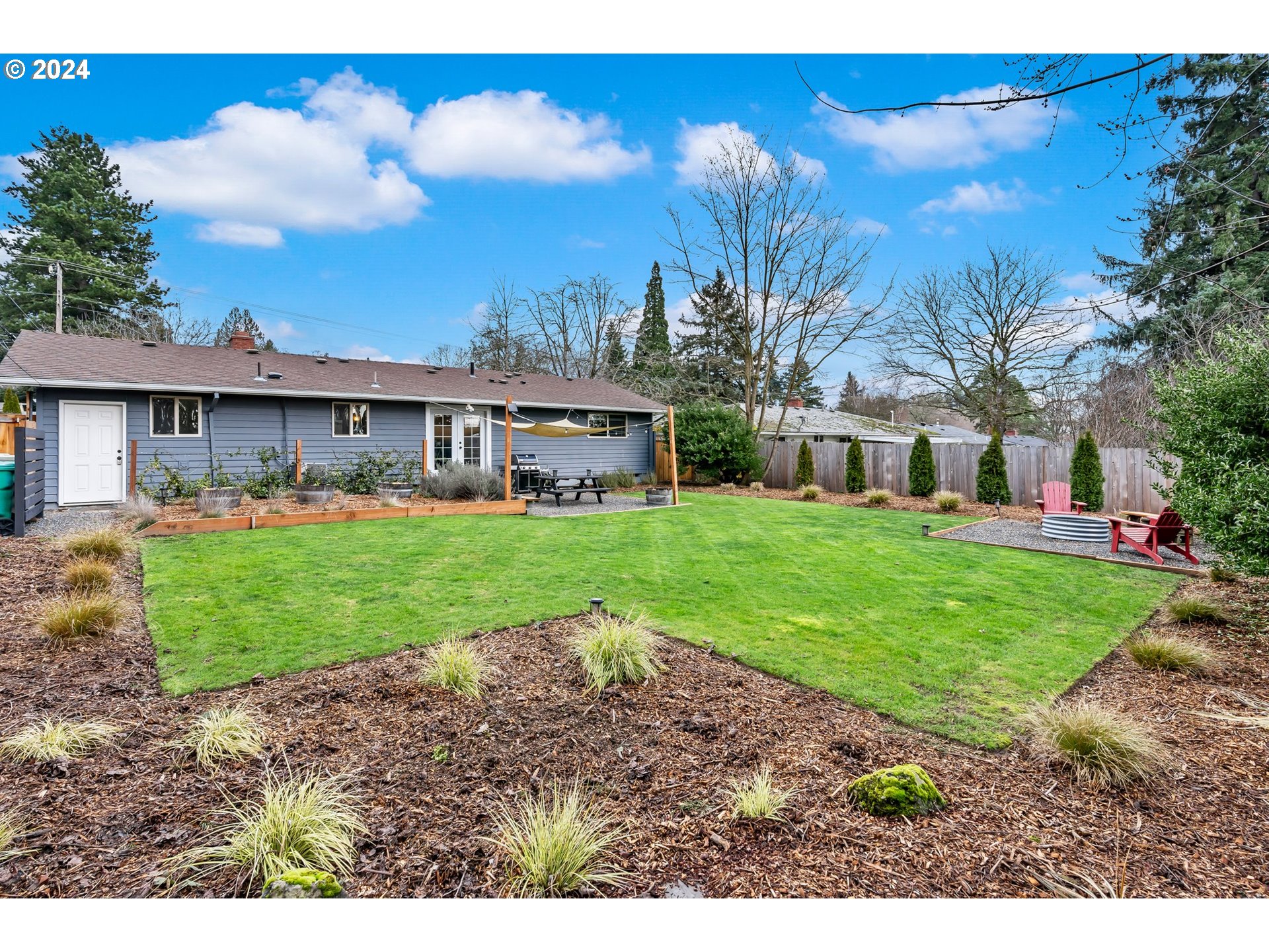 13040 Southwest Walker Road Beaverton, OR 97005 - Photo 28 of 37 Yard