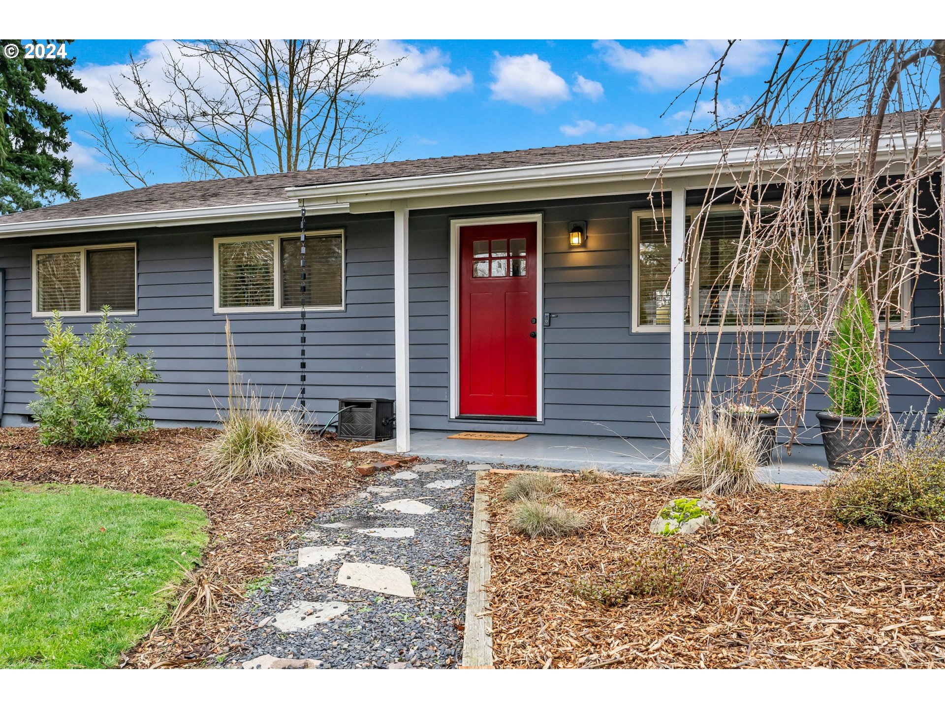 13040 Southwest Walker Road Beaverton, OR 97005 - Photo 3 of 37 Exterior