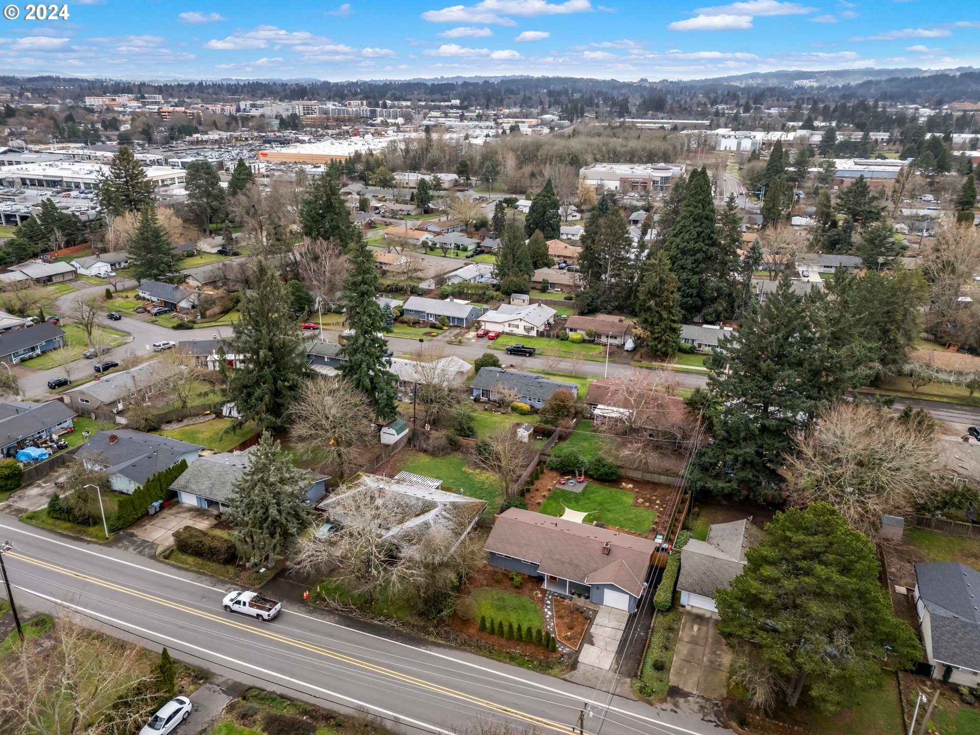 13040 Southwest Walker Road Beaverton, OR 97005 - Photo 34 of 37 Exterior
