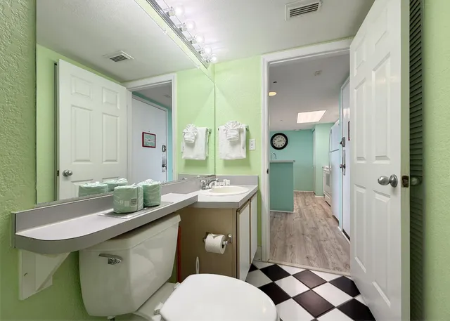 a view of a tennis court