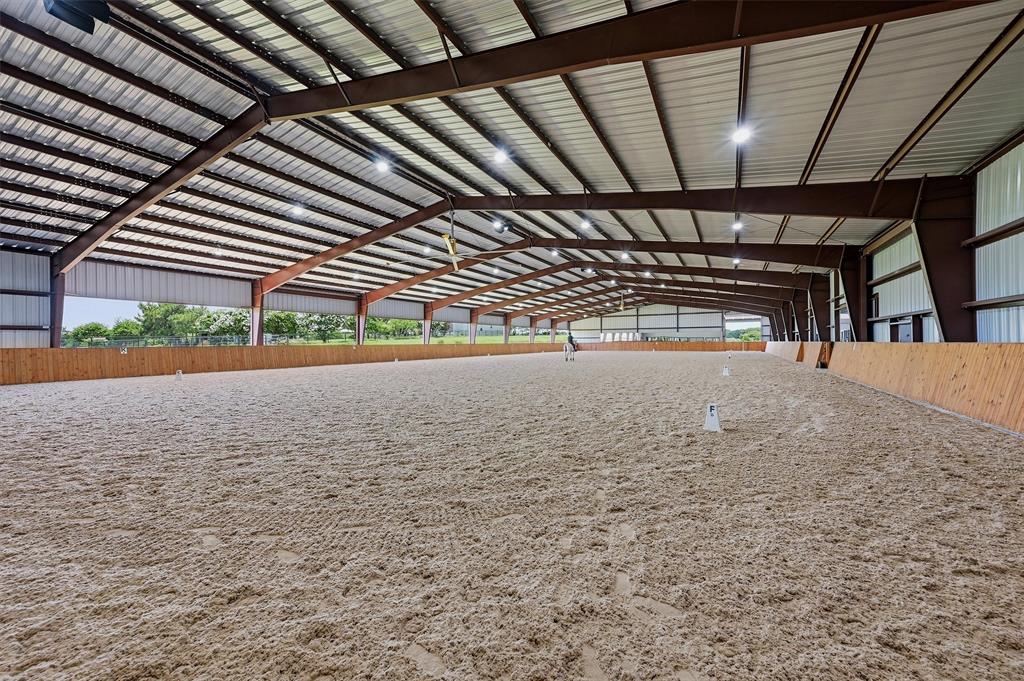 10531 Cole Road Pilot Point, TX 76258 - Photo 6 of 40